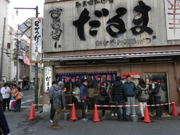 新世界の串カツ屋『だるま』で腹ごしらえして挑みました