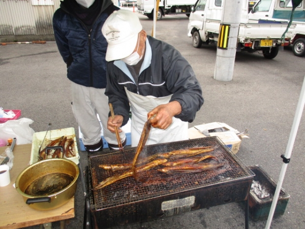 吸引力抜群の香ばしい焼きアナゴ